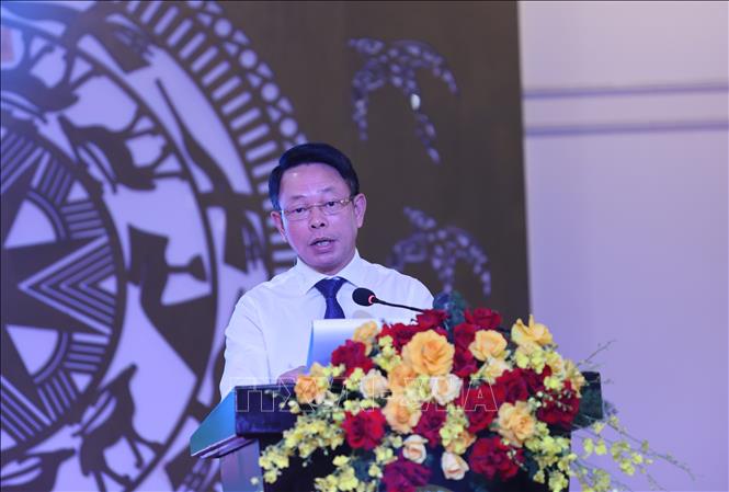Tổng Biên tập Báo Tiền Phong Phùng Công Sưởng cho rằng Yến sào Khánh Hòa không chỉ là sản vật quý hiếm của địa phương mà còn là tài nguyên đặc hữu của quốc gia. Ảnh: Đặng Tuấn - TTXVN
