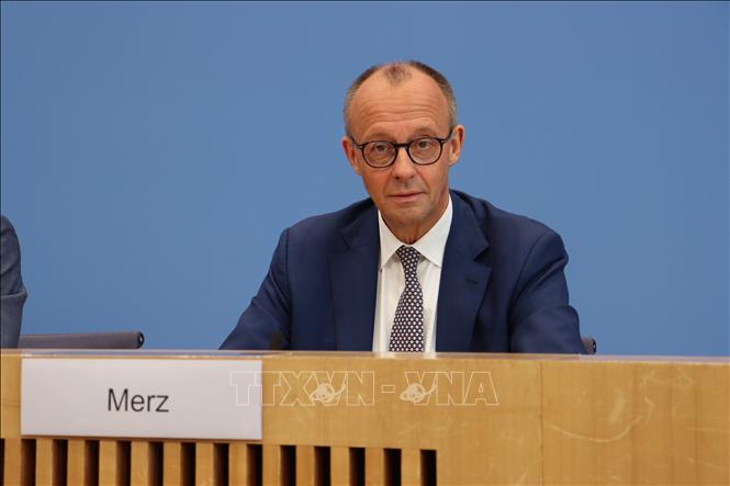 Thủ tướng Đức Friedrich Merz phát biểu tại cuộc họp báo ở Berlin. Ảnh: THX/TTXVN phát