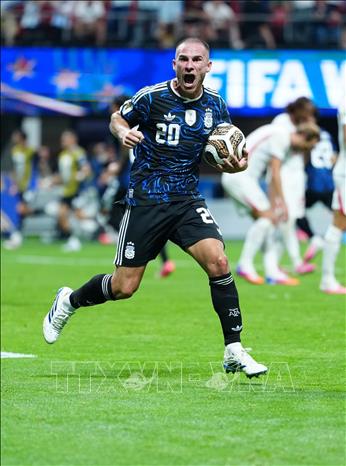 Alexis Mac Allister của đội tuyển Argentina ăn mừng khi Enzo Fernández ghi bàn trong trận bán kết. Ảnh: THX/TTXVN phát