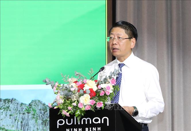 Ông Trần Song Tùng, Phó Chủ tịch Thường trực UBND tỉnh Ninh Bình, phát biểu khai mạc Hội thảo. Ảnh: Đức Phương - TTXVN