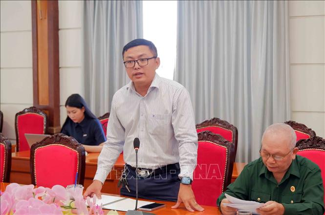 Ổng Đàm Trung Hiếu, Phó Trưởng phòng Quản lý Lao động, Ban Quản lý các Khu Chế xuất và Công nghiệp Thành phố Hồ Chí Minh, góp ý Dự thảo Luật. Ảnh: Xuân Khu-TTXVN