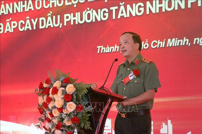 Trung tướng Đặng Hồng Đức, Ủy viên Trung ương Đảng, Ủy viên Ban Thường vụ Đảng ủy Công an Trung ương, Thứ trưởng Bộ Công an, phát biểu tại buổi lễ. Ảnh: Hồng Đạt - TTXVN