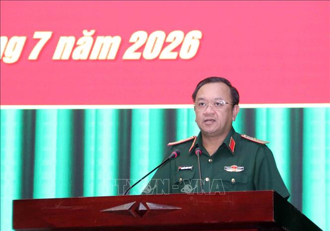 Thiếu tướng Nguyễn Thành Trung, Chính ủy Bộ Tư lệnh Thành phố Hồ Chí Minh chủ trì Hội nghị. Ảnh: Xuân Khu-TTXVN