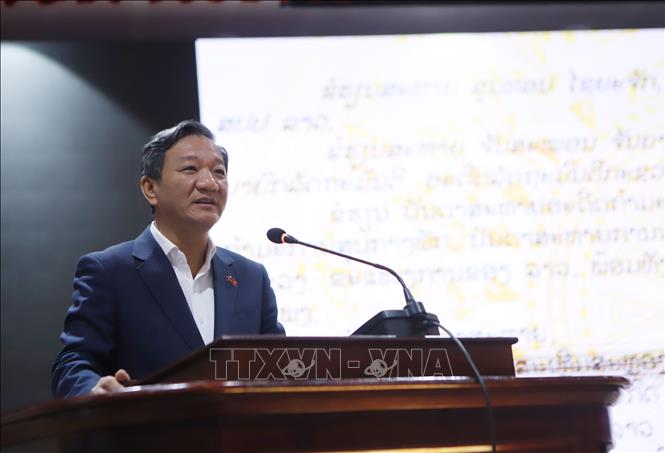 Đại sứ Việt Nam tại Lào Nguyễn Minh Tâm phát biểu tại buổi chiếu bộ phim điện ảnh đặc biệt “Mưa đỏ” tại Lào. Ảnh: Xuân Tú - PV TTXVN tại Lào