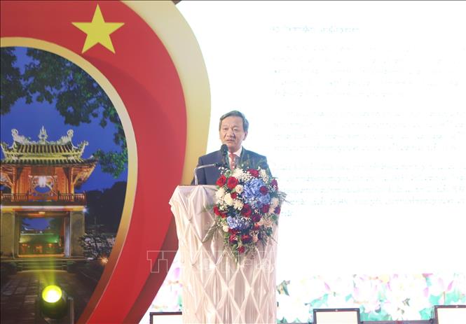 Đại sứ Việt Nam tại Lào Nguyễn Minh Tâm phát biểu tại Lễ khai mạc Hội chợ Thương mại Việt - Lào 2026. Ảnh: Xuân Tú - PV TTXVN tại Lào