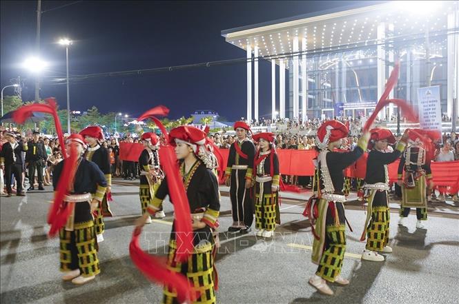Một tiết mục chương trình nghệ thuật. Ảnh: Tuấn Anh - TTXVN