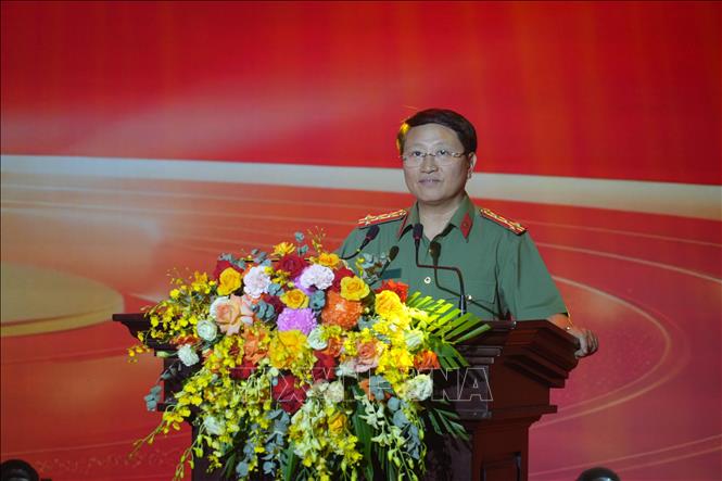 Đại tá Nguyễn Thanh Bình, Phó Cục trưởng Cục Xây dựng phong trào bảo vệ an ninh Tổ quốc, Trưởng Ban Giám khảo phát biểu. Ảnh: Việt Hoàng - TTXVN  