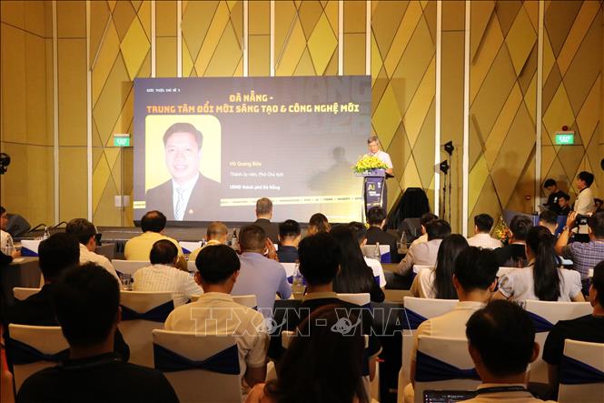 Các đại biểu, chuyên gia tham dự Hội nghị Công nghệ cấp cao được tổ chức tại thành phố Đà Nẵng. Ảnh: Khoa Chương - TTXVN