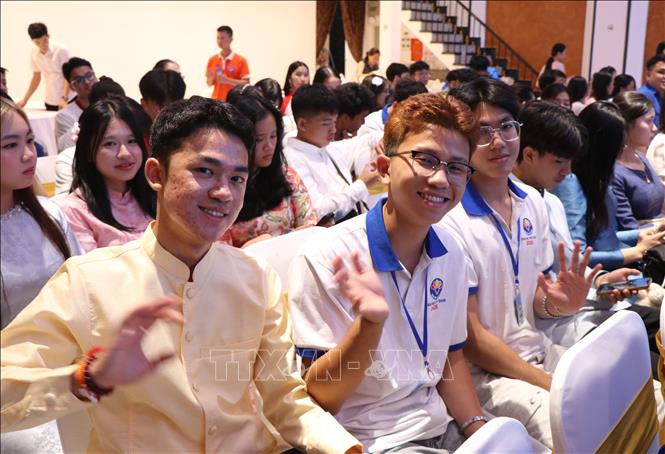 Các thanh niên, sinh viên kiều bào tham dự chương trình Giao lưu tiếng Việt.  Ảnh: Văn Dũng-TTXVN