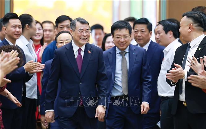 Thủ tướng Lê Minh Hưng đến dự Hội nghị Thường trực Chính phủ với cộng đồng doanh nghiệp. Ảnh: Dương Giang – TTXVN 
