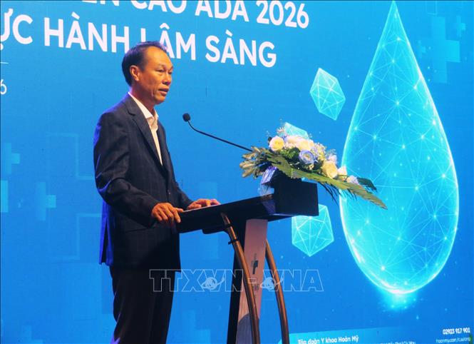 Tiến sĩ, Bác sĩ Nguyễn Phi Hùng, Giám đốc Y khoa Bệnh viện Hoàn Mỹ Cửu Long phát biểu tại sự kiện. Ảnh: Ánh Tuyết - TTXVN