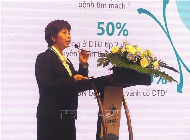Bác sĩ Chuyên khoa II Thạch Thị Phola, Trưởng khoa Nội tiết - Nội Thần kinh, Bệnh viện Hoàn Mỹ Cửu Long, trình bày chuyên đề 