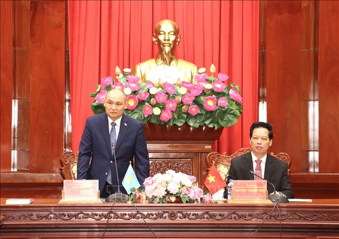 Ông Kanat Tumysh, Đại sứ Cộng hoà Kazakhstan tại Việt Nam nêu các tiêu chí cần được hỗ trợ của các nhà đầu tư Kazakhstan. Ảnh: Hồng Nhung - TTXVN