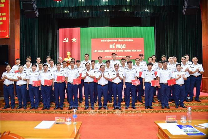 Các đại biểu chụp ảnh lưu niệm. Ảnh: TTXVN phát
