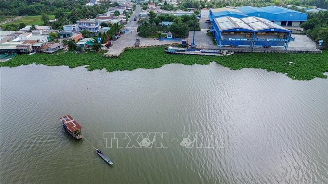 Tây Ninh tiếp tục rà soát quy hoạch, hoàn thiện thủ tục đầu tư, đất đai, giải phóng mặt bằng và hạ tầng kỹ thuật đối với các dự án logistics, cảng cạn ICD và cảng thủy nội địa. Ảnh: Giang Phương - TTXVN