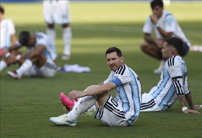 Lionel Messi chia tay World Cup 2026 trong tiếc nuối khi anh không thể hoàn thành giấc mơ đưa đội nhà lần thứ 2 liên tiếp vô địch bóng đá thế giới. Ảnh: THX/TTXVN phát