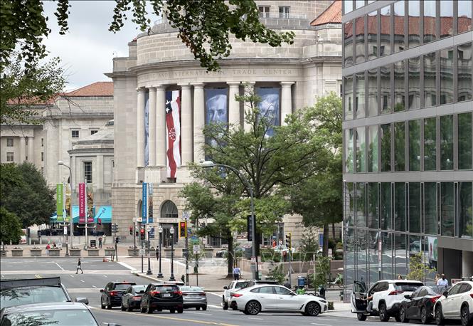 Các phương tiện lưu thông trên một tuyến phố ở thủ đô Washington D.C. Ảnh: Ngọc Quang - PV TTXVN tại Mỹ