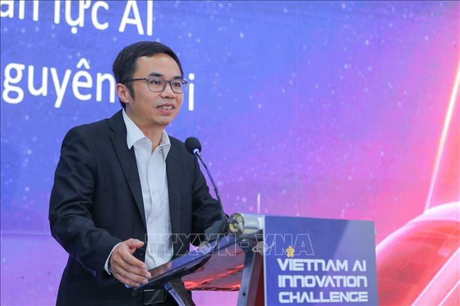 Truong Quoc Anh, director of digital banking at Saigon – Hanoi Joint Stock Bank (SHB), speaks at the event's closing ceremony. VNA Photo: Lê Đông 