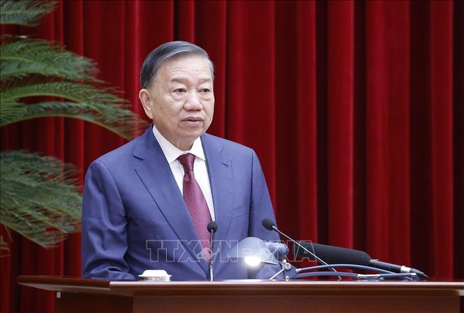 Tổng Bí thư, Chủ tịch nước Tô Lâm phát biểu khai mạc Hội nghị lần thứ ba Ban Chấp hành Trung ương Đảng khoá XIV. Ảnh: Thống Nhất - TTXVN 
