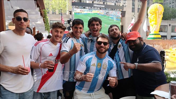 Các cổ động viên Argentina đặt trọn niềm tin vào Messi. Ảnh: Thanh Tuấn - Phóng viên TTXVN tại Mỹ