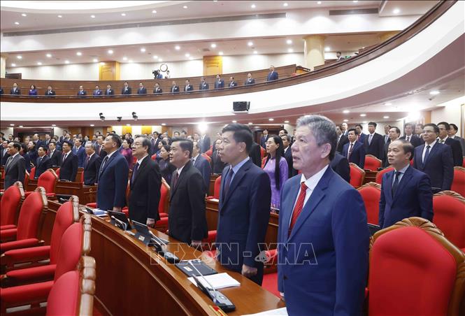 Tổng Bí thư, Chủ tịch nước Tô Lâm và các đại biểu thực hiện nghi lễ chào cờ. Ảnh: Thống Nhất – TTXVN