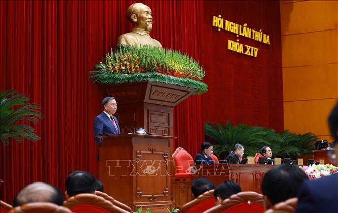 Tổng Bí thư, Chủ tịch nước Tô Lâm phát biểu khai mạc Hội nghị lần thứ ba Ban Chấp hành Trung ương Đảng khoá XIV. Ảnh: Dương Giang - TTXVN
