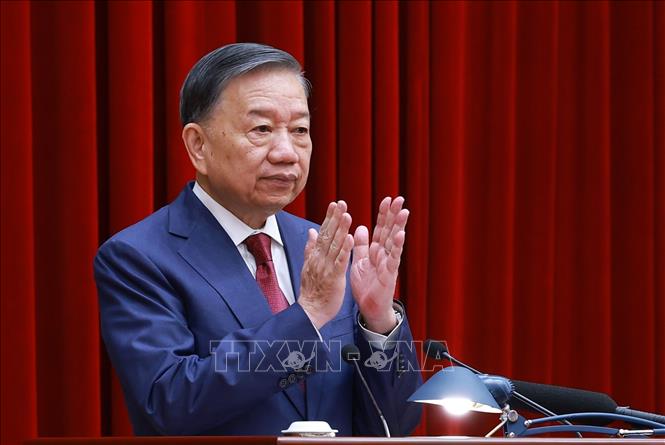 Tổng Bí thư, Chủ tịch nước Tô Lâm phát biểu khai mạc Hội nghị lần thứ ba Ban Chấp hành Trung ương Đảng khoá XIV. Ảnh: Dương Giang - TTXVN
