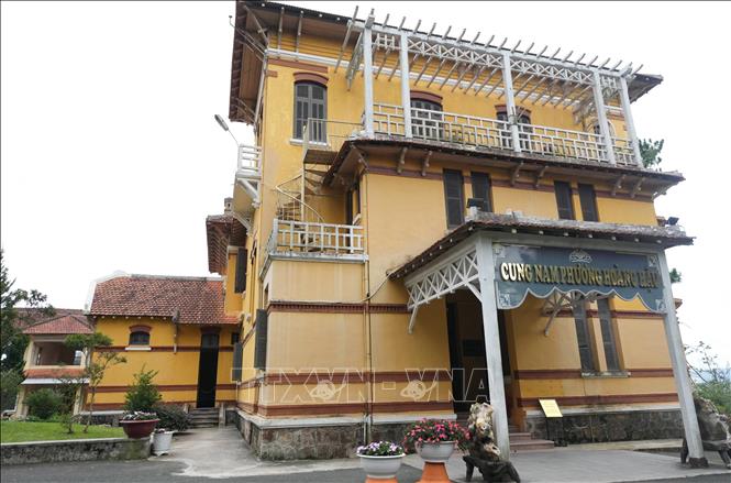 Cung Nam Phương Hoàng hậu được xây dựng vào năm 1932 với kết cấu 3 tầng lầu theo lối kiến trúc Pháp, được bảo tồn gần như nguyên vẹn cho đến nay. Ảnh: Nguyễn Dũng – TTXVN