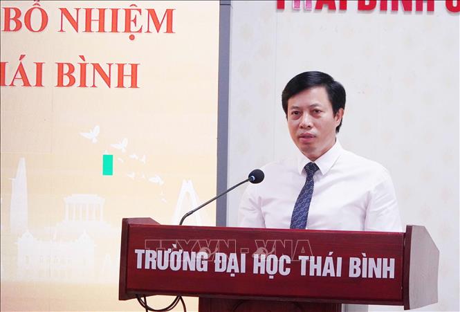 Phó Chủ tịch UBND tỉnh Hưng Yên Lại Văn Hoàn phát biểu tại buổi lễ công bố, trao quyết định. Ảnh: Nguyễn Công Hải - TTXVN