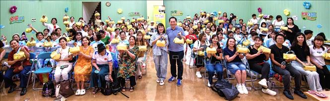 Cộng đồng người Việt tại Macau tham gia chương trình. Ảnh: Lê Anh - PV TTXVN tại Macau (Trung Quốc)