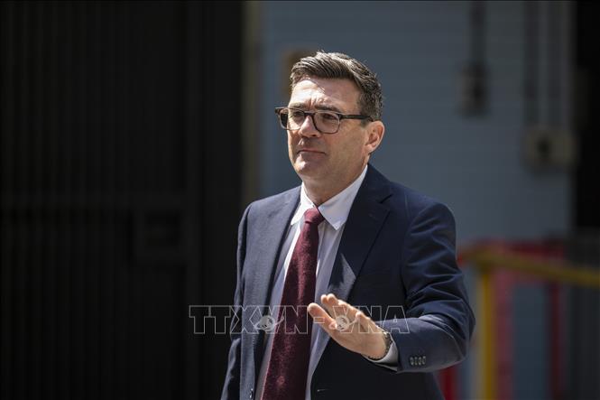Ông Andy Burnham tới cuộc họp của Công đảng ở London, Anh ngày 17/7/2026. Ảnh: THX/TTXVN phát