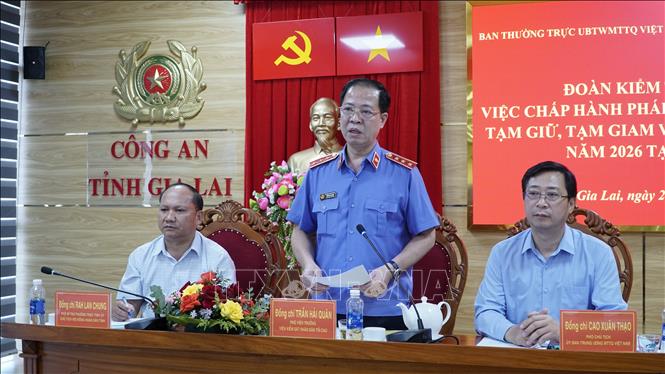Phó Viện trưởng Viện kiểm sát nhân dân tối cao Trần Hải Quân phát biểu kết luận tại hội nghị. Ảnh: Đình Quân - TTXVN
                          