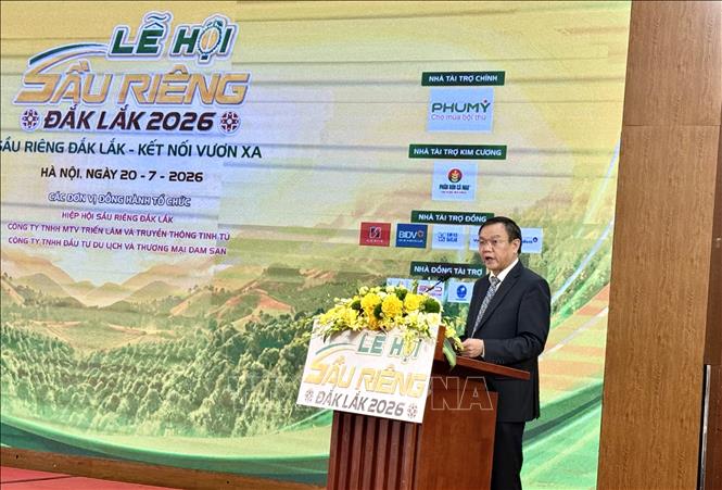 Dao My, Vice Chairman of the Dak Lak Provincial People's Committee and Head of the Organizing Committee of the 2026 Dak Lak Durian Festival, delivers remarks. VNA Photo: Phương Lan
