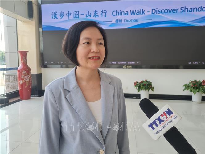 Bà Đàm Minh Minh, Phó Chủ nhiệm Văn phòng Ngoại sự Chính quyền nhân dân thành phố Đức Châu cho rằng Việt Nam sở hữu thị trường lớn với nhiều dư địa phát triển. Ảnh: Quang Hưng-PV TTXVN tại Trung Quốc