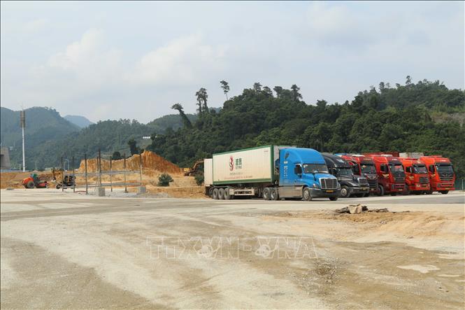 Dự án Mở rộng đường chuyên dụng vận chuyển hàng hoá khu vực mốc 1119-1120 cửa khẩu quốc tế Hữu Nghị
Ảnh: Quang Duy – TTXVN