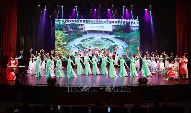 Công diễn tiết mục tham gia Liên hoan tiếng hát giáo viên toàn quốc năm 2026 của Trường Đại học Sư phạm Hà Nội. Ảnh: Thanh Tùng - TTXVN