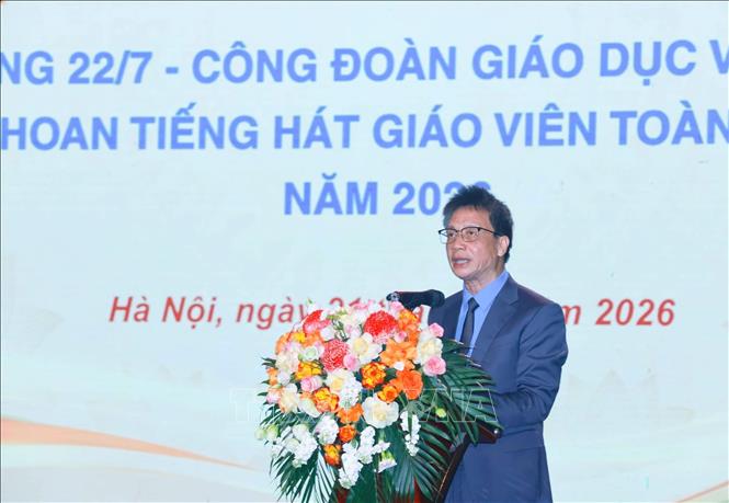 Chủ tịch Công đoàn Giáo dục Việt Nam Nguyễn Ngọc Ân phát biểu. Ảnh: Thanh Tùng - TTXVN