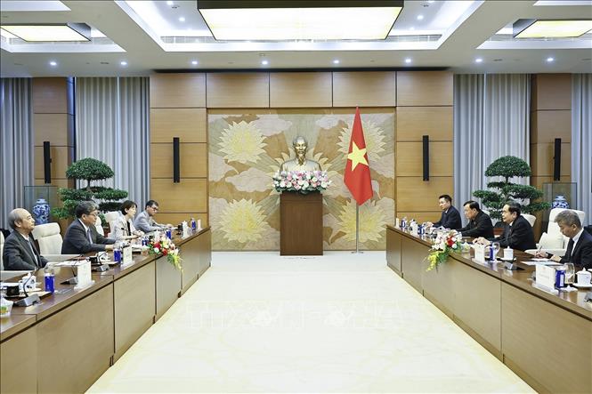 Chủ tịch Quốc hội Trần Thanh Mẫn tiếp ông Hagiuda Koichi, Quyền Tổng Thư ký Đảng Dân chủ Tự do Nhật Bản. Ảnh: Doãn Tấn - TTXVN
