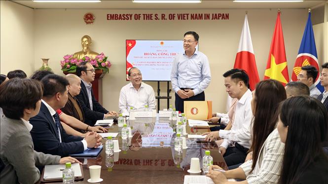 Đại sứ Việt Nam tại Nhật Bản Phạm Quang Hiệu thông tin với Đoàn về những đóng góp của cộng đồng người Việt Nam tại địa bàn