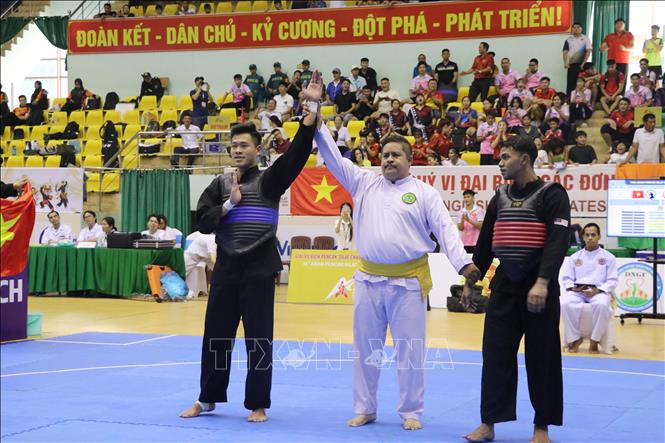 Vận động Đội tuyển Pencak Silat Việt Nam chiến thắng đối phương ở trận chung kết. Ảnh: Lê Xuân-TTXVN