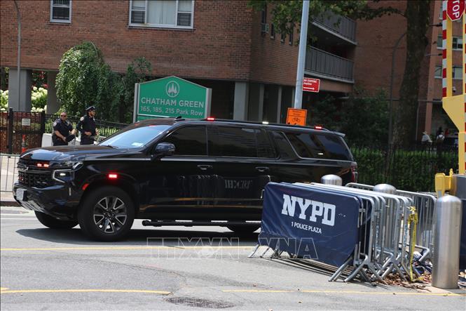 Xe chở Tổng thống Venezuela Nicolas Maduro và phu nhân Cilia Flores rời tòa án ở New York, Mỹ ngày 22/7/2026. Ảnh: THX/TTXVN phát