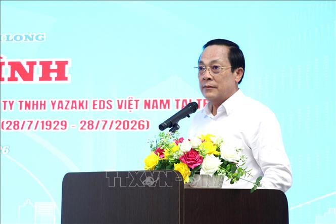 Phó Bí thư Tỉnh ủy Vĩnh Long Lâm Minh Đằng phát biểu tại Chi nhánh Công ty TNHH Yazaki EDS Việt Nam ở Trà Vinh. Ảnh: Thanh Hòa - TTXVN