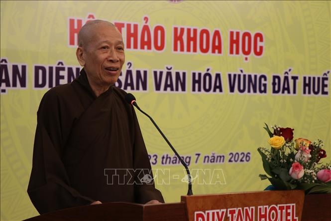 Đại biểu trình bày tham luận tại Hội thảo. Ảnh: Mai Trang- TTXVN 