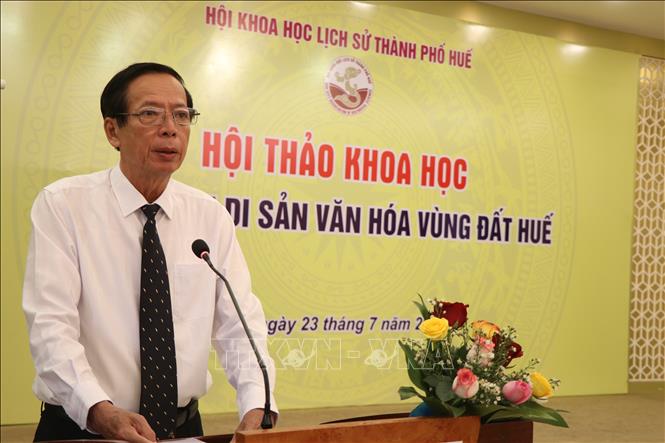 Tiến sĩ Phan Tiến Dũng, Chủ tịch Hội Khoa học Lịch sử thành phố Huế, phát biểu khai mạc Hội thảo. Ảnh: Mai Trang- TTXVN 