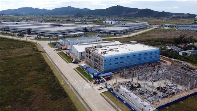  Khu công nghiệp WHA Nghệ An (vốn đầu tư của Tập đoàn WHA Thái Lan ) - một trong những khu công nghiệp trọng điểm của tỉnh, nơi ngành điện tập trung đầu tư bảo đảm nguồn điện ổn định phục vụ thu hút đầu tư và phát triển công nghiệp. Ảnh: Huy Hùng - TTXVN
