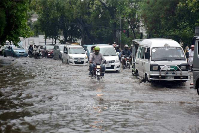 Ngập lụt sau mưa lớn tại Lahore, Pakistan ngày 22/7/2026. Ảnh: THX/TTXVN phát