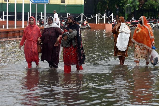 Ngập lụt sau mưa lớn tại Lahore, Pakistan ngày 22/7/2026. Ảnh: THX/TTXVN phát