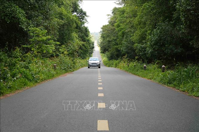 Đường từ cầu Mã Đà kết nối với đường Vành đai 4 Thành phố Hồ Chí Minh sẽ được xây dựng trên cơ sở tuyến đường hiện hữu. Ảnh: Công Phong - TTXVN
