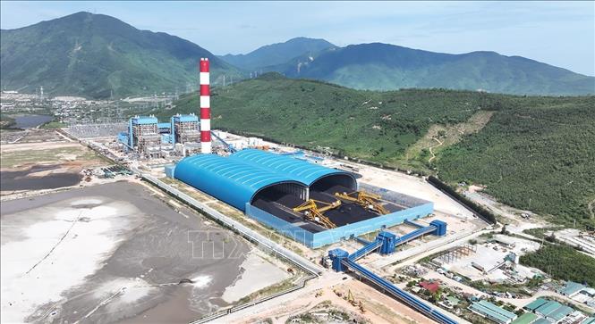 Nhà máy nhiệt điện Quảng Trạch 1 ở thôn Vĩnh Sơn, xã Phú Trạch, tỉnh Quảng Trị. Ảnh: Vũ Sinh – TTXVN