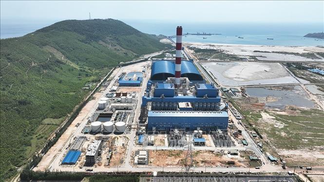 Nhà máy nhiệt điện Quảng Trạch 1 ở thôn Vĩnh Sơn, xã Phú Trạch, tỉnh Quảng Trị. Ảnh: Vũ Sinh – TTXVN